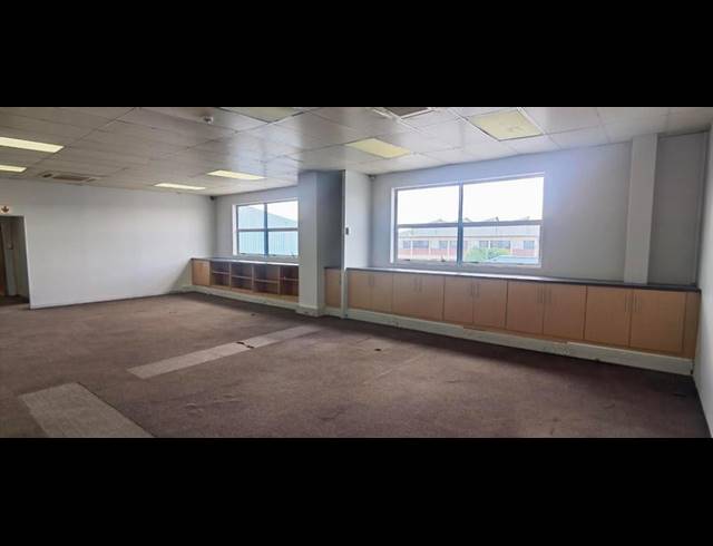 INDUSTRIAL PROPERTY TO RENT IN SILVERTON